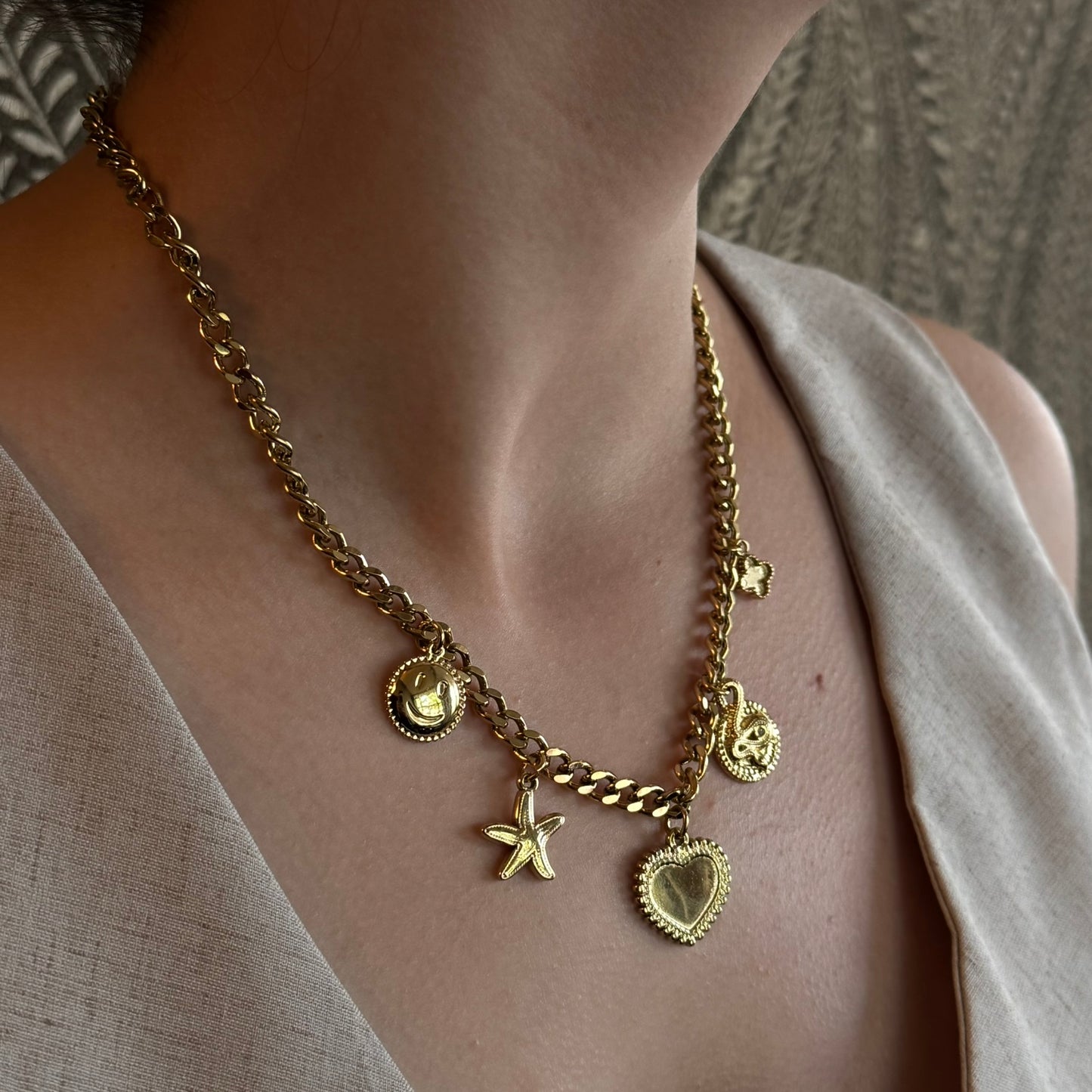 COLLIER STAR